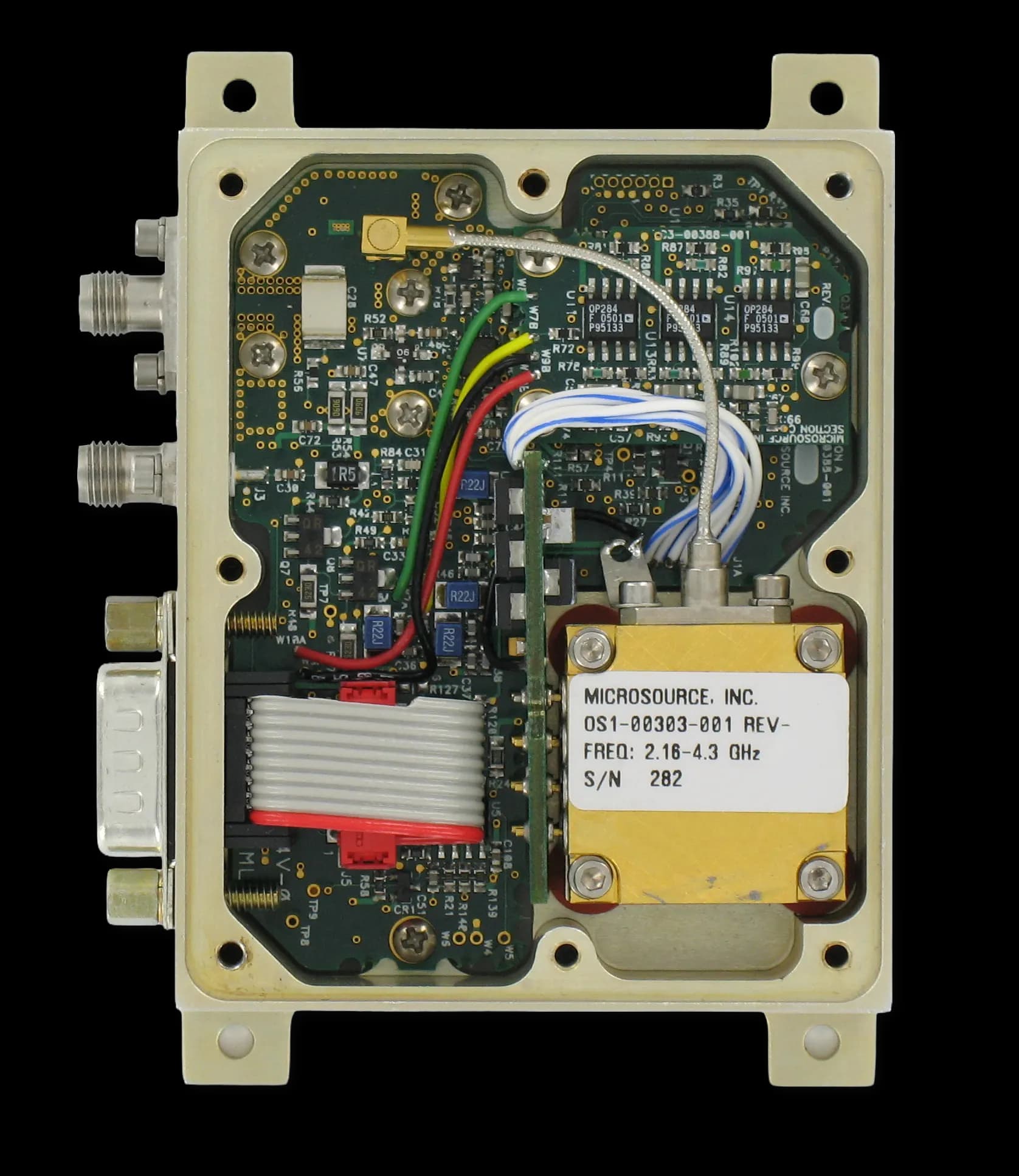 Microsource microwave frequency synthesizer module with RF and control interfaces